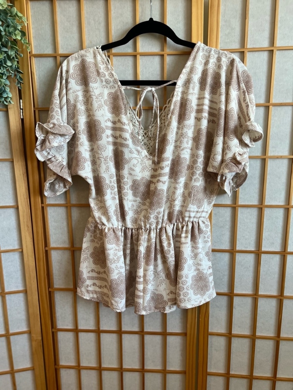 Daytrip Buckle Ivory Tan Boho Lace Peplum Top XS Buckle Floral Medallion Blouse - Picture 5 of 13